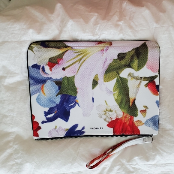 Sephora wristlet/clutch - Picture 2 of 2